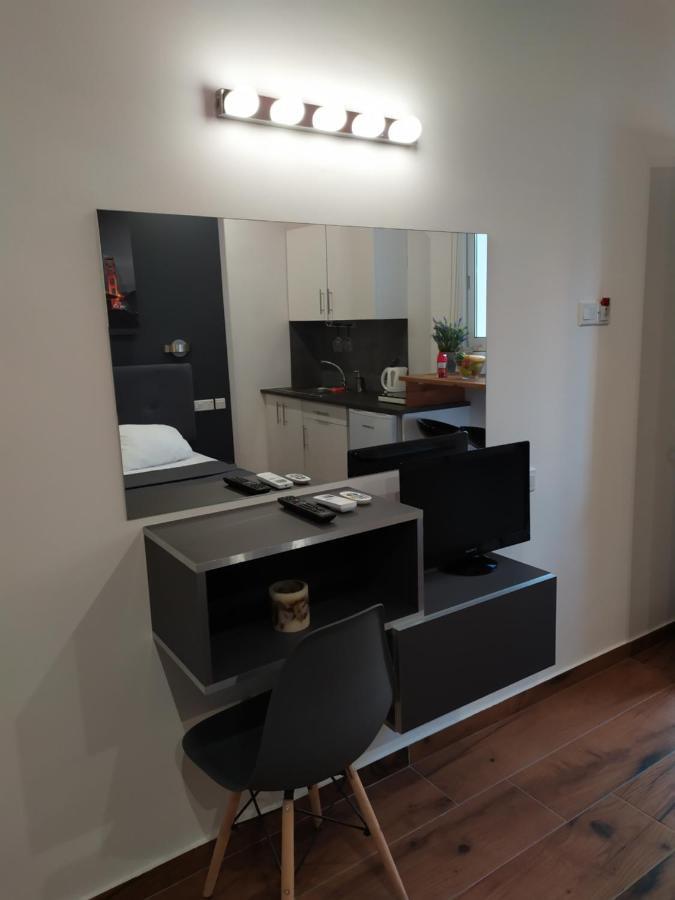 Takis Apartments Айя-Напа Экстерьер фото